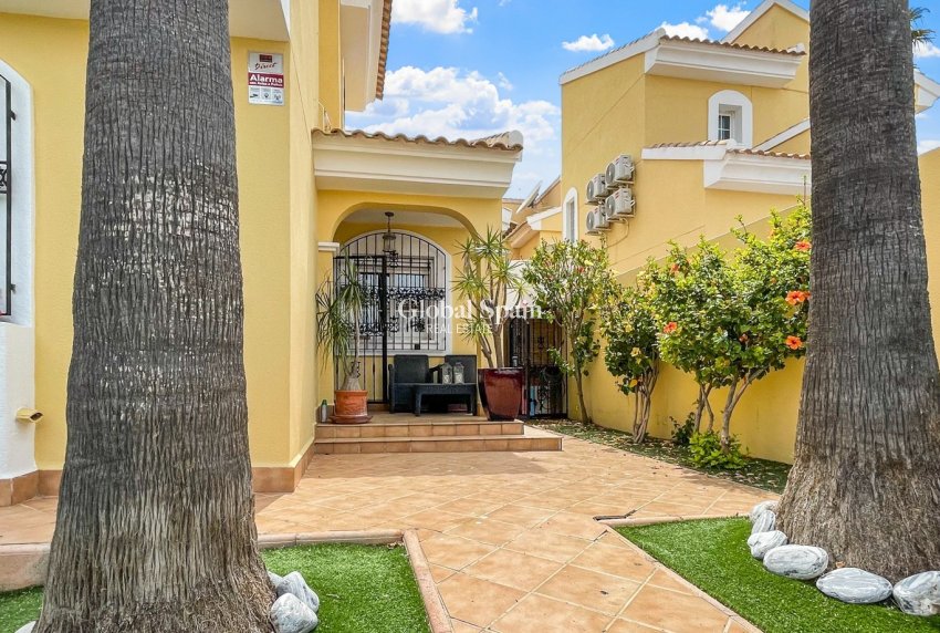 Wiederverkauf - VILLA -
ORIHUELA COSTA - Costa Blanca