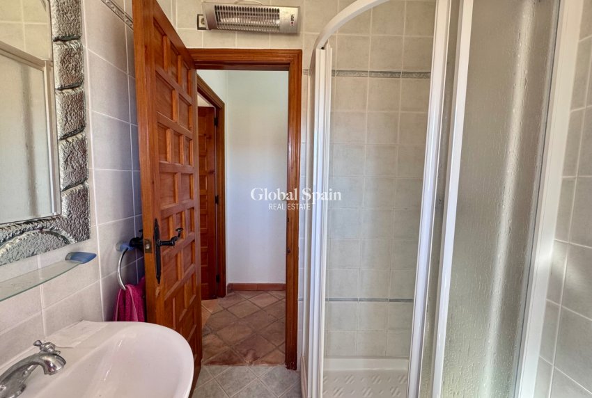 Wiederverkauf - VILLA -
ORIHUELA COSTA - Costa Blanca