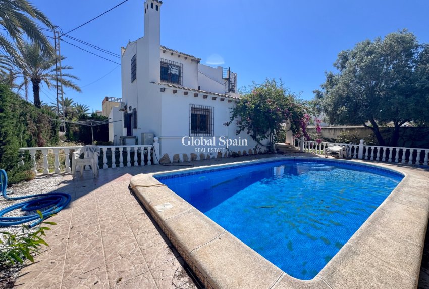 Wiederverkauf - VILLA -
ORIHUELA COSTA - Costa Blanca