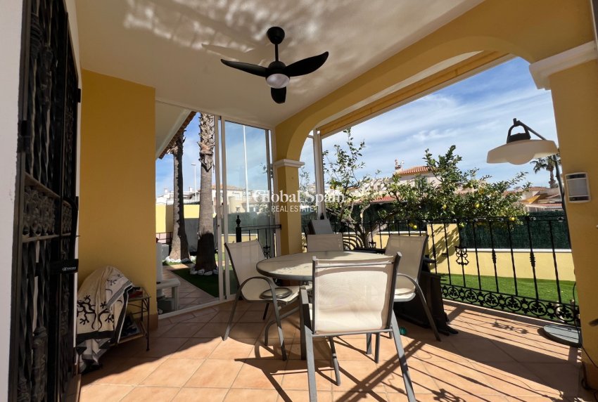 Wiederverkauf - VILLA -
ORIHUELA COSTA - Costa Blanca