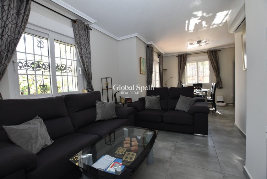 Wiederverkauf - VILLA -
ORIHUELA COSTA - Costa Blanca