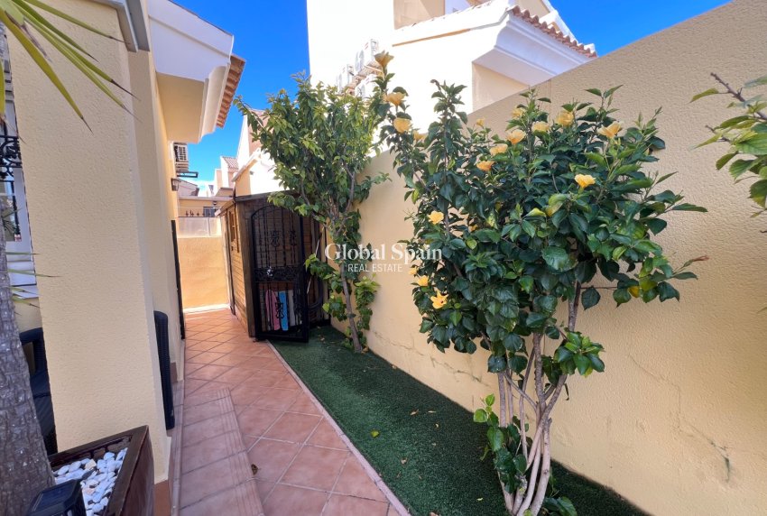 Wiederverkauf - VILLA -
ORIHUELA COSTA - Costa Blanca
