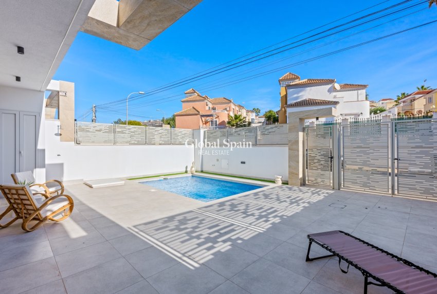 Wiederverkauf - VILLA -
ORIHUELA COSTA - Costa Blanca