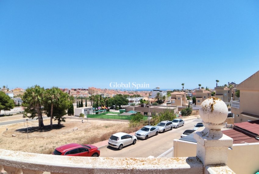 Wiederverkauf - VILLA -
ORIHUELA COSTA - Costa Blanca