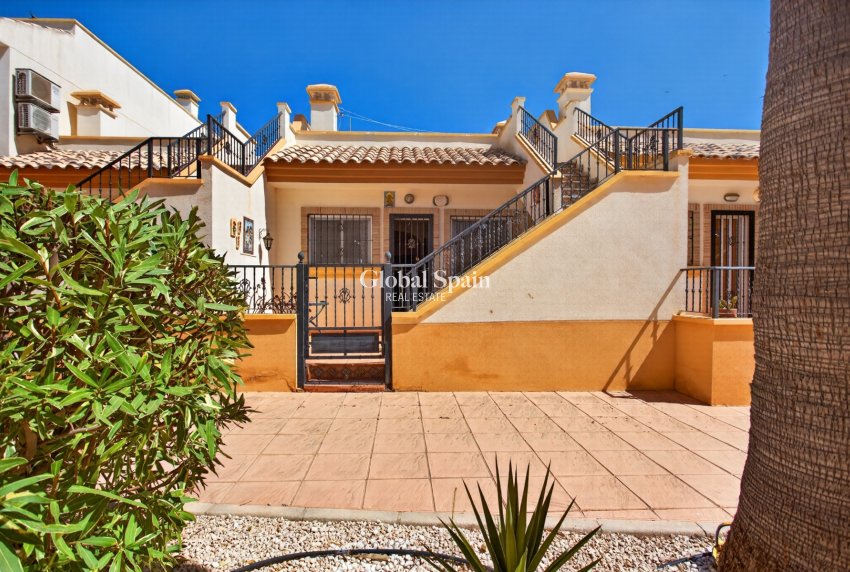 Wiederverkauf - VILLA -
ORIHUELA COSTA - Costa Blanca