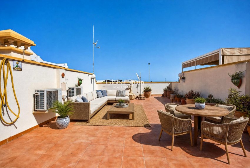 Wiederverkauf - VILLA -
ORIHUELA COSTA - Costa Blanca
