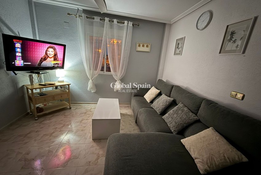 Wiederverkauf - VILLA -
ORIHUELA COSTA - Costa Blanca