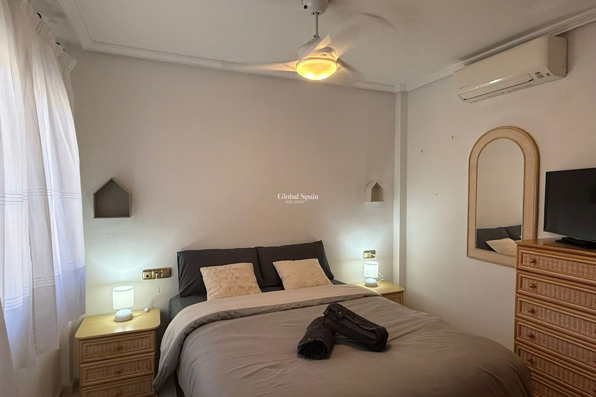 Wiederverkauf - VILLA -
ORIHUELA COSTA - Costa Blanca
