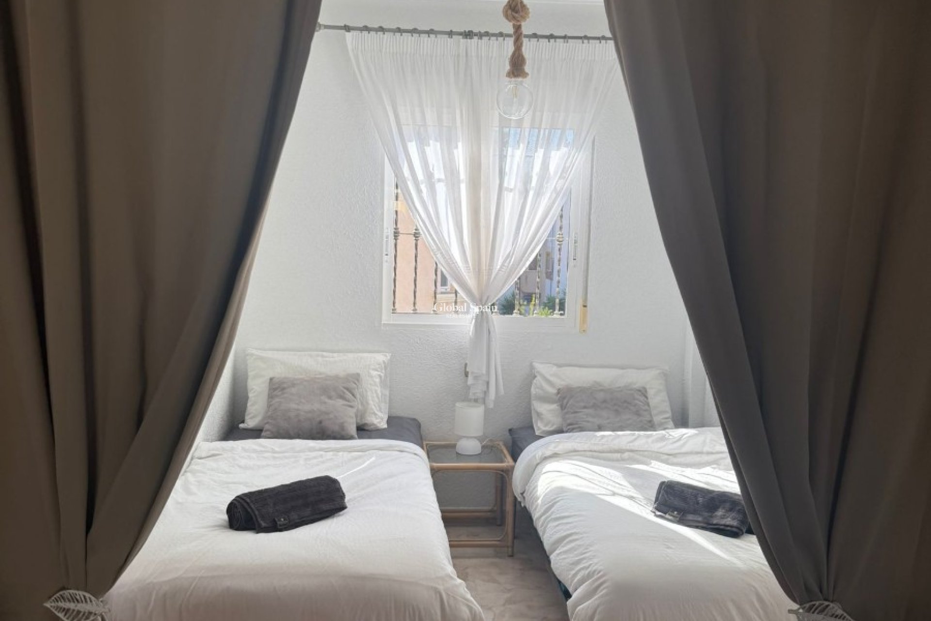 Wiederverkauf - VILLA -
ORIHUELA COSTA - Costa Blanca
