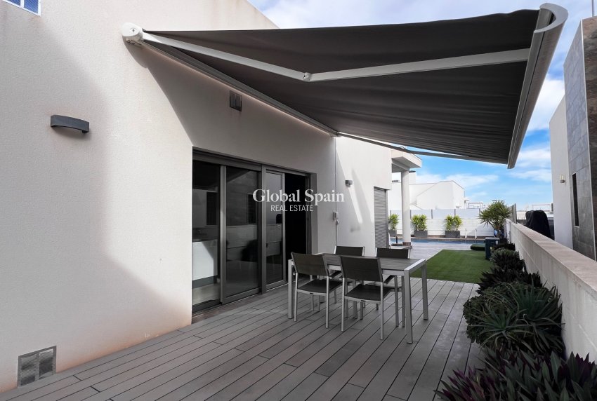 Wiederverkauf - VILLA -
ORIHUELA COSTA - Costa Blanca