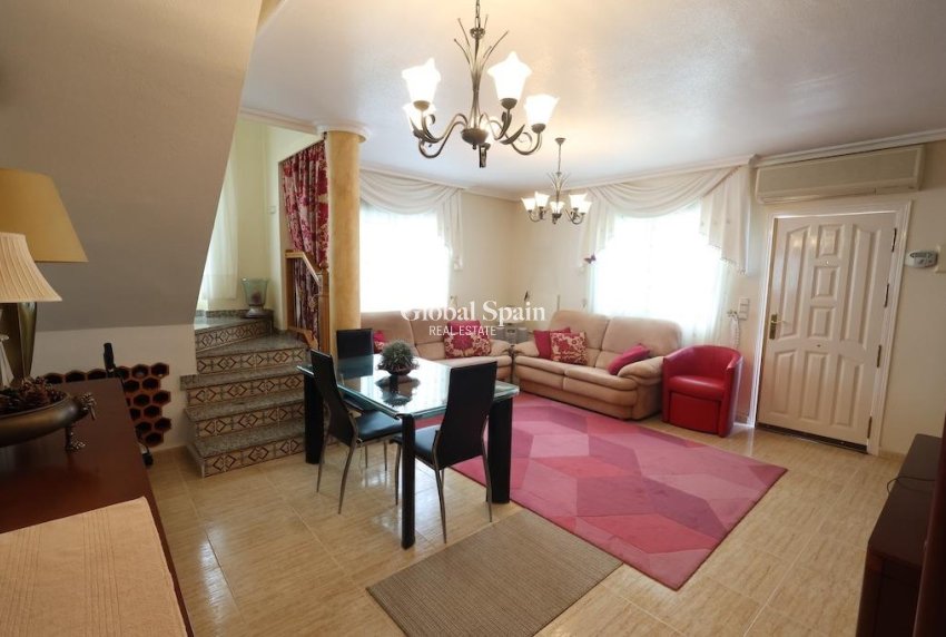 Wiederverkauf - VILLA -
ORIHUELA COSTA - Costa Blanca