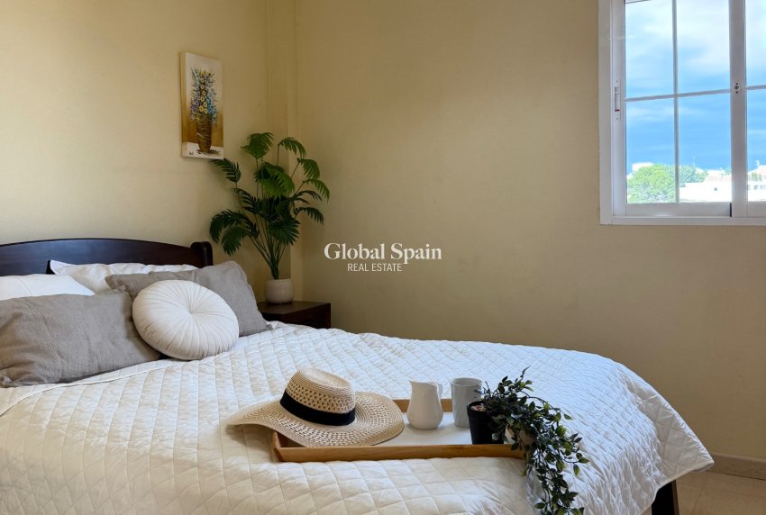 Wiederverkauf - VILLA -
ORIHUELA COSTA - Costa Blanca
