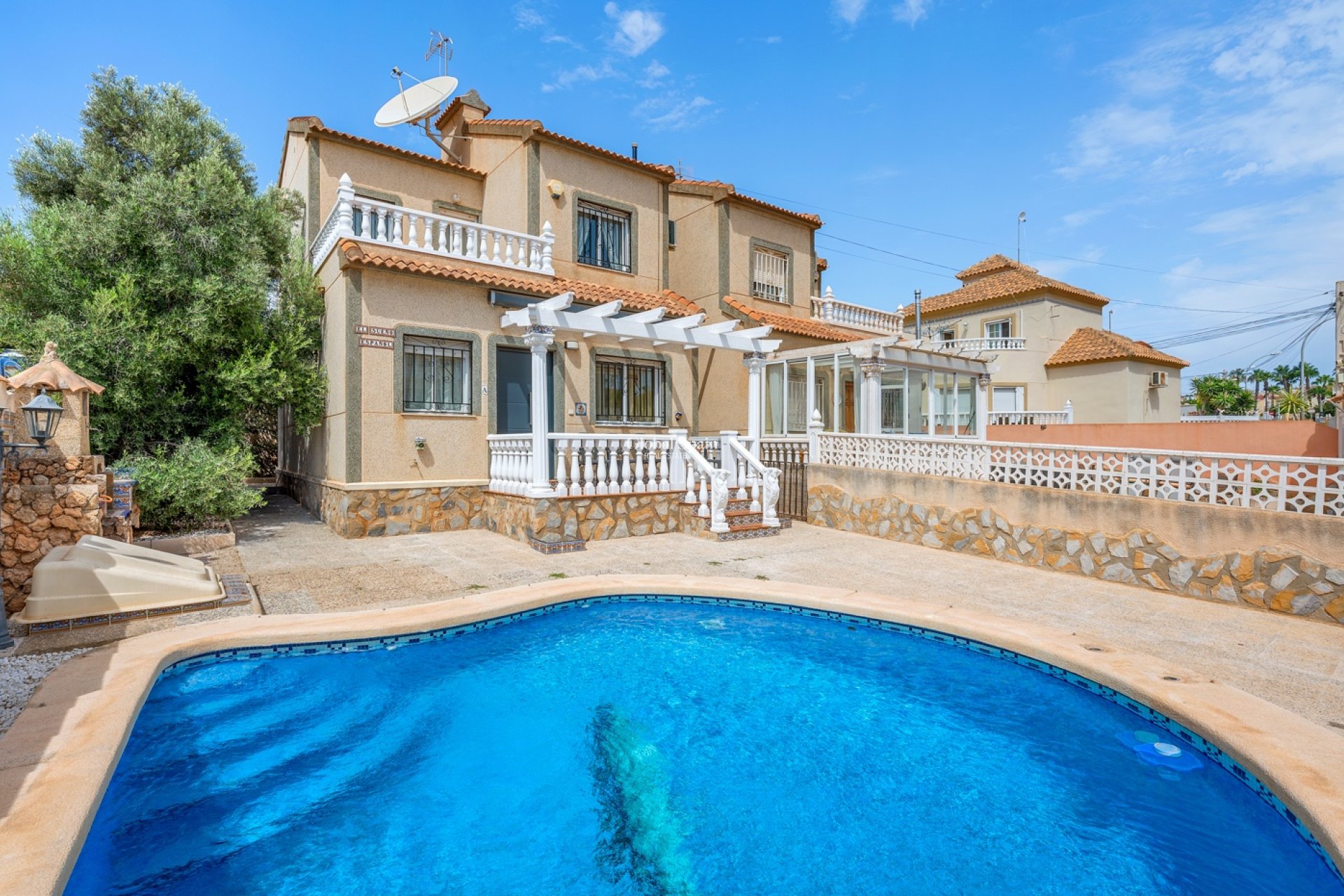 Wiederverkauf - VILLA -
ORIHUELA COSTA - El Galan