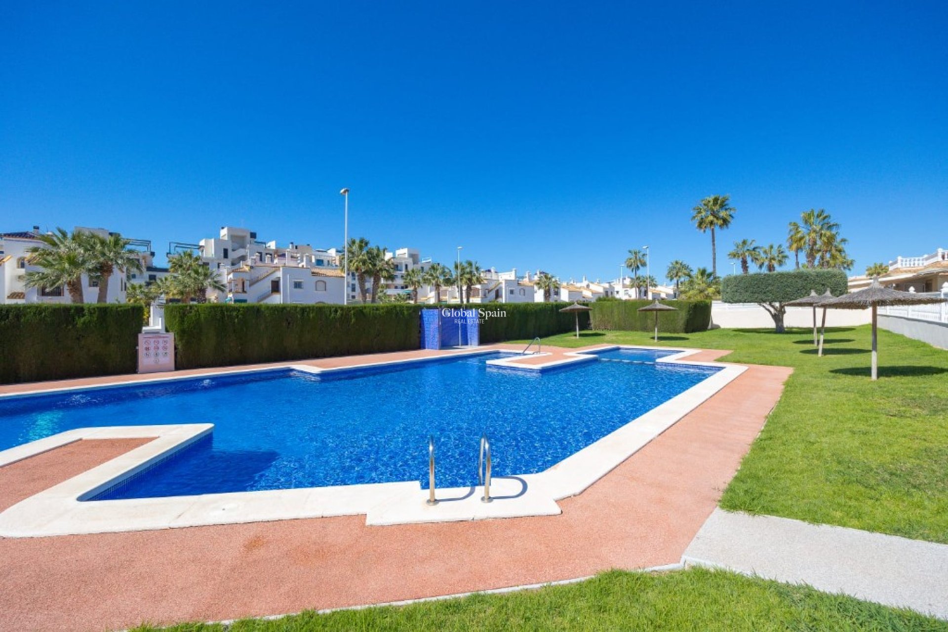 Wiederverkauf - Villa -
ORIHUELA COSTA - La Zenia