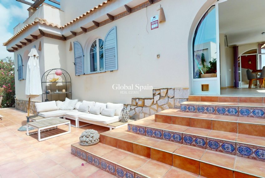 Wiederverkauf - VILLA -
ORIHUELA COSTA - La Zenia