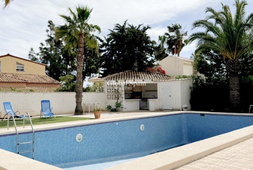 Wiederverkauf - VILLA -
ORIHUELA COSTA - La Zenia