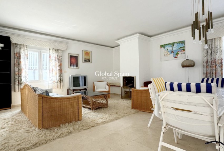 Wiederverkauf - VILLA -
ORIHUELA COSTA - La Zenia