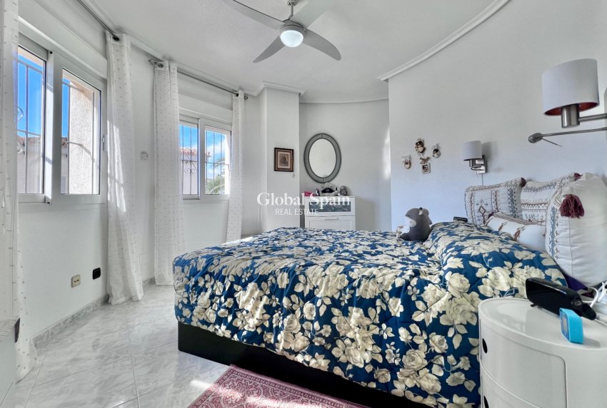 Wiederverkauf - VILLA -
ORIHUELA COSTA - La Zenia