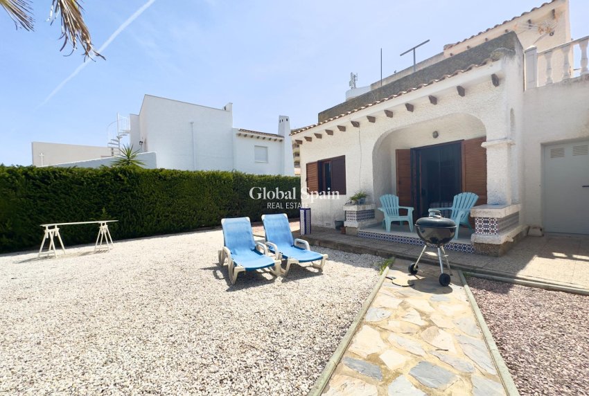 Wiederverkauf - VILLA -
ORIHUELA COSTA - La Zenia