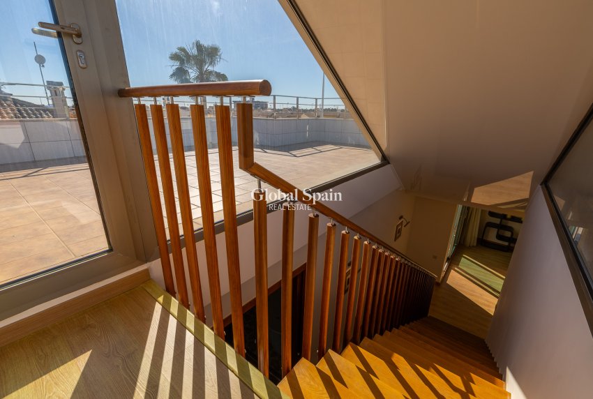 Wiederverkauf - Villa -
ORIHUELA COSTA - La Zenia