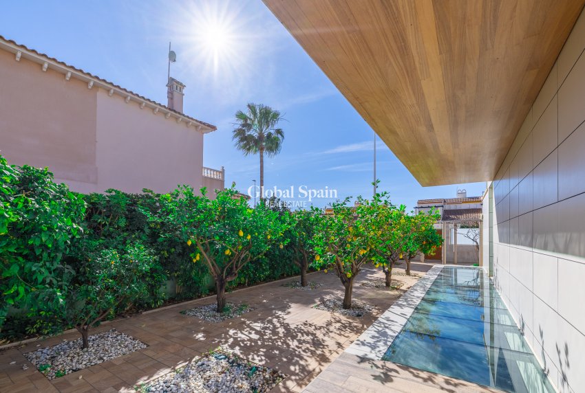 Wiederverkauf - Villa -
ORIHUELA COSTA - La Zenia