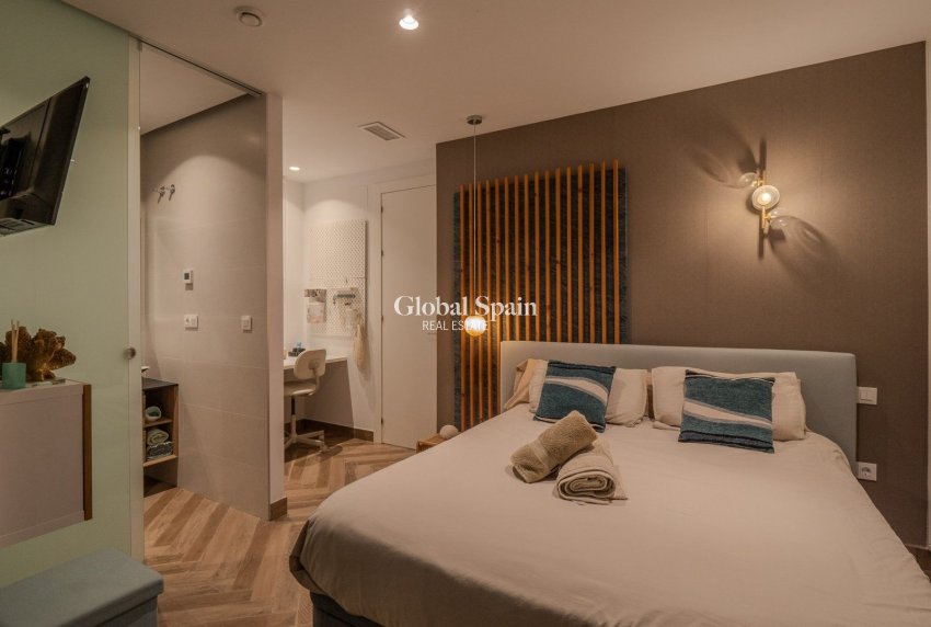 Wiederverkauf - Villa -
ORIHUELA COSTA - Las Colinas Golf