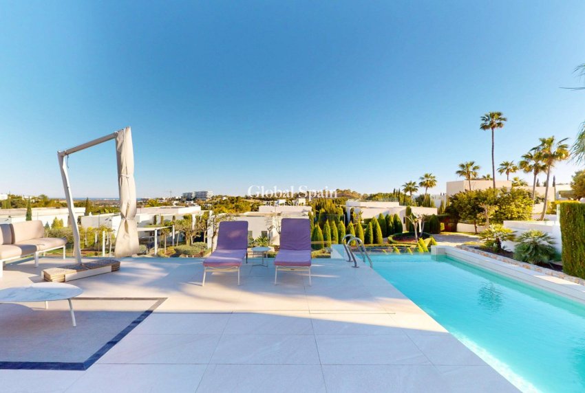 Wiederverkauf - VILLA -
ORIHUELA COSTA - Las Colinas Golf