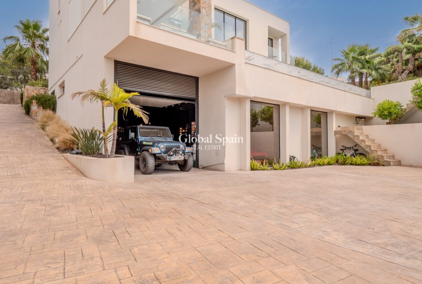 Wiederverkauf - Villa -
ORIHUELA COSTA - Las Colinas Golf