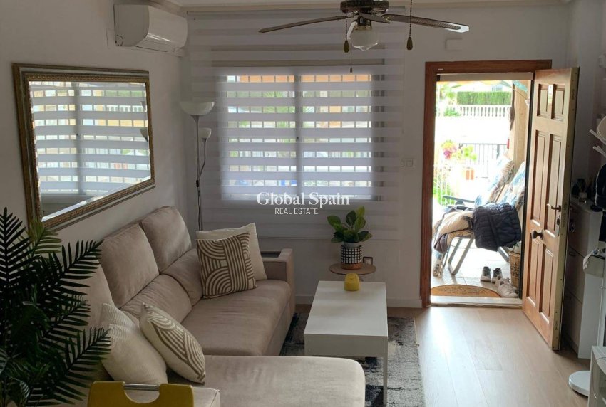 Wiederverkauf - VILLA -
ORIHUELA COSTA - Las Filipinas