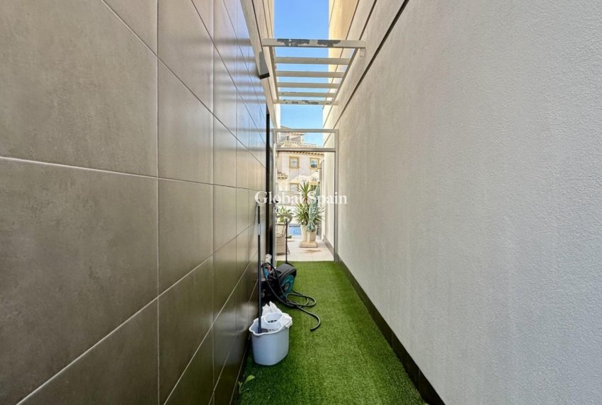 Wiederverkauf - VILLA -
ORIHUELA COSTA - Lomas De Cabo Roig-los Dolses