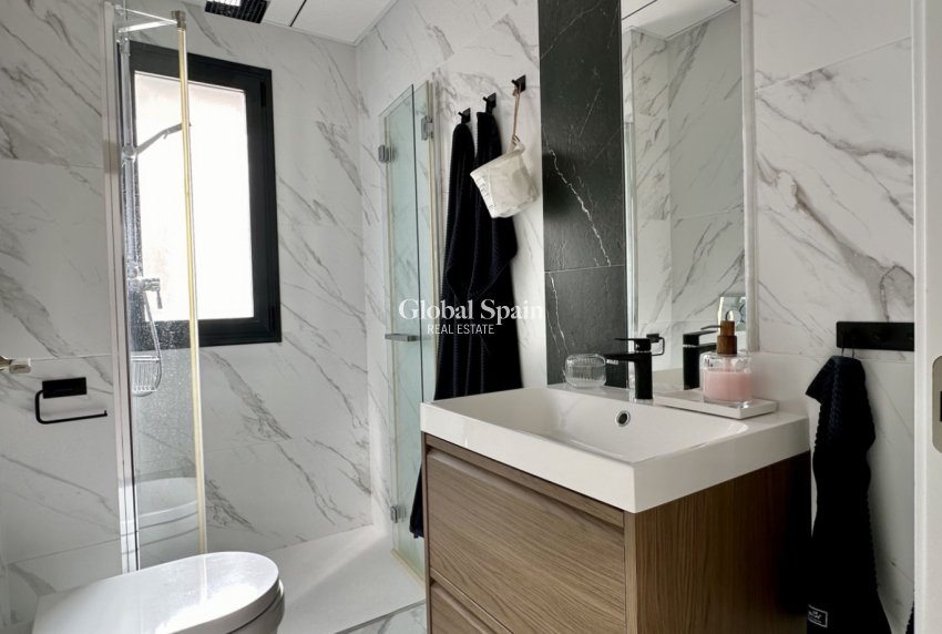 Wiederverkauf - Villa -
ORIHUELA COSTA - Lomas de Cabo Roig