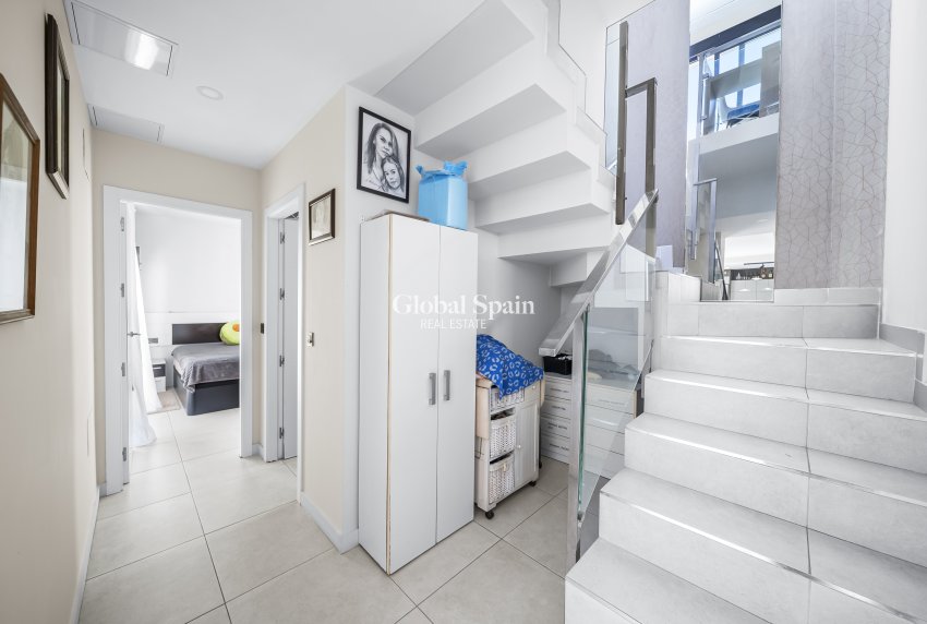 Wiederverkauf - Villa -
ORIHUELA COSTA - Lomas de Cabo Roig