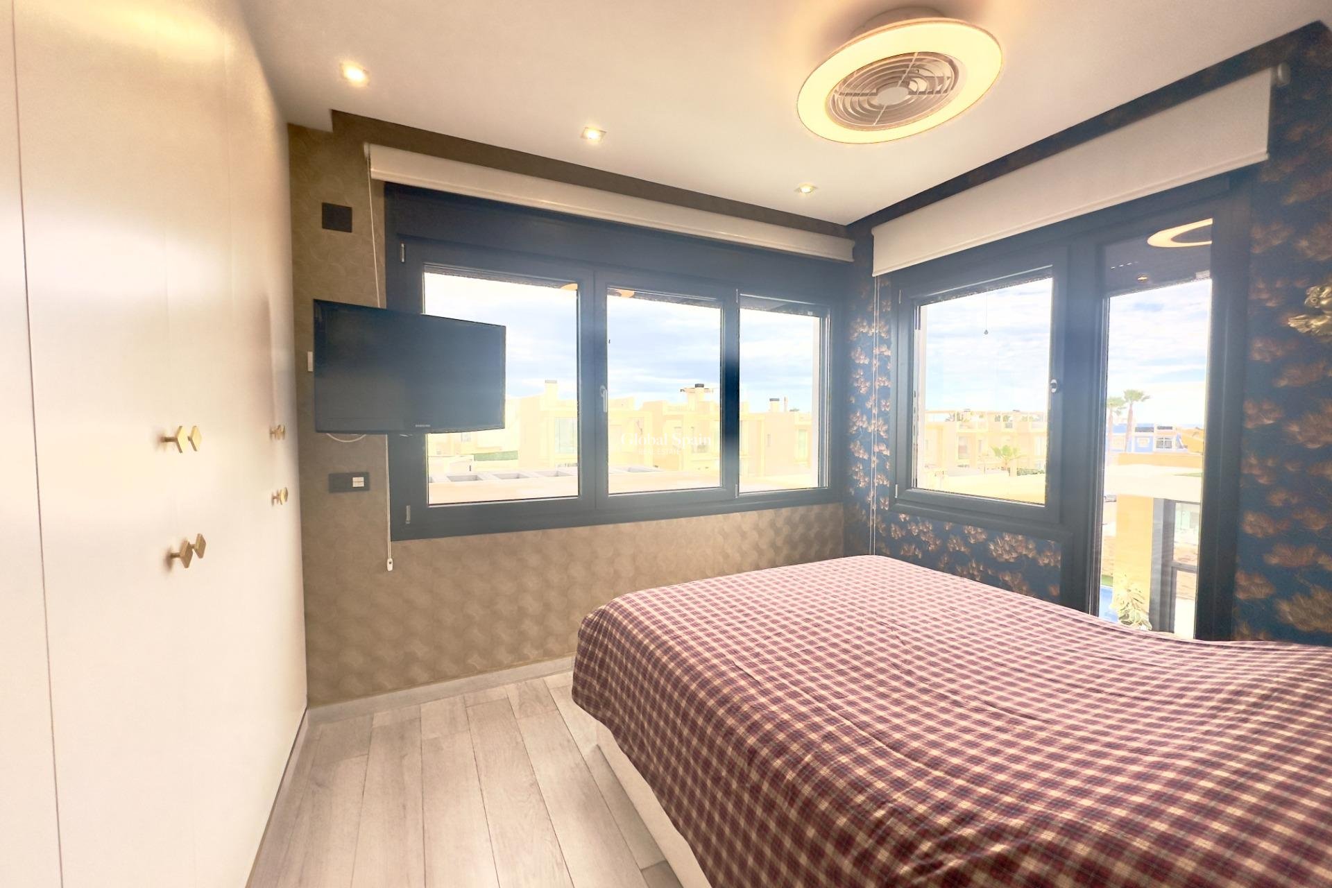 Wiederverkauf - VILLA -
ORIHUELA COSTA - Lomas de Cabo Roig