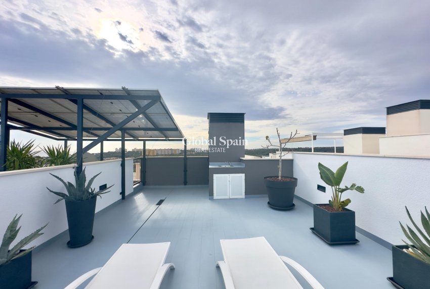 Wiederverkauf - VILLA -
ORIHUELA COSTA - Lomas de Cabo Roig