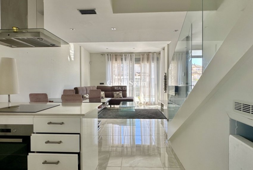 Wiederverkauf - VILLA -
ORIHUELA COSTA - Lomas de Cabo Roig