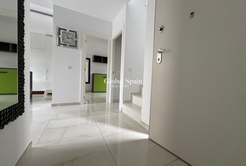 Wiederverkauf - VILLA -
ORIHUELA COSTA - Lomas de Cabo Roig