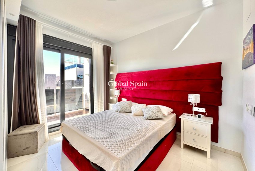 Wiederverkauf - VILLA -
ORIHUELA COSTA - Lomas de Cabo Roig