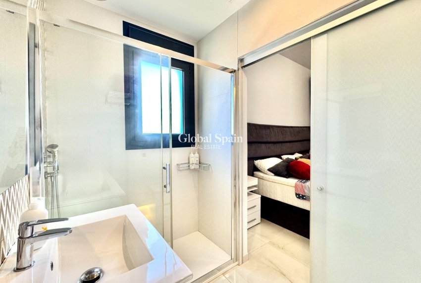 Wiederverkauf - VILLA -
ORIHUELA COSTA - Lomas de Cabo Roig