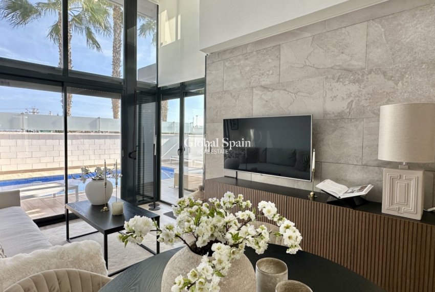 Wiederverkauf - VILLA -
ORIHUELA COSTA - Lomas de Cabo Roig