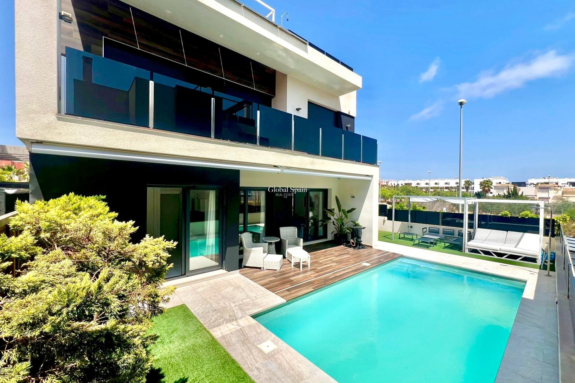 Wiederverkauf - VILLA -
ORIHUELA COSTA - Lomas de Cabo Roig