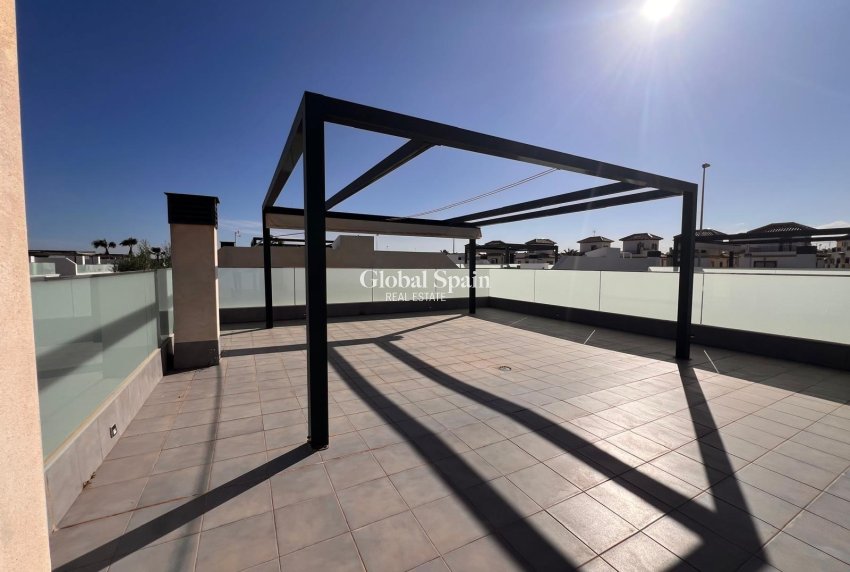 Wiederverkauf - VILLA -
ORIHUELA COSTA - Lomas de Cabo Roig