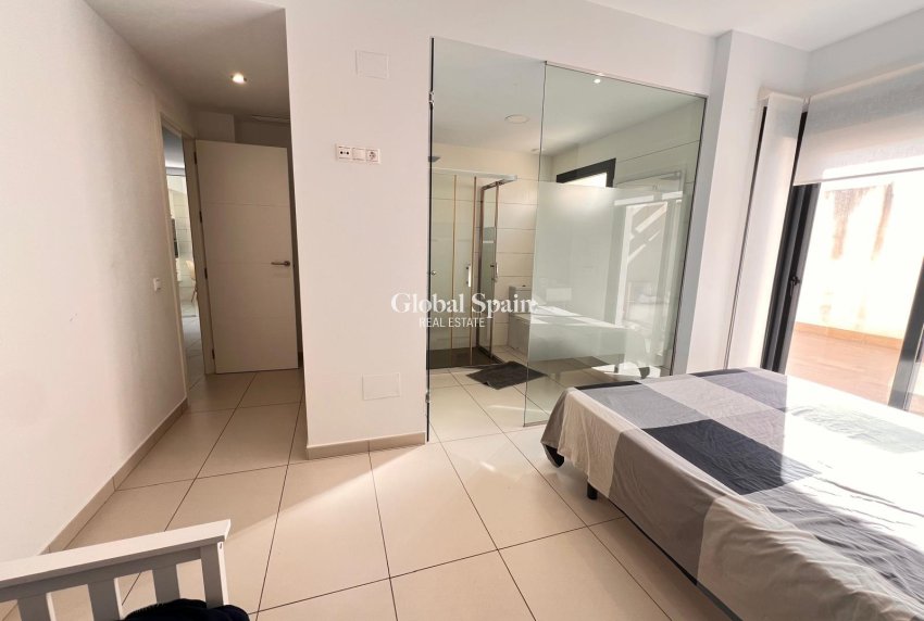 Wiederverkauf - VILLA -
ORIHUELA COSTA - Lomas de Cabo Roig