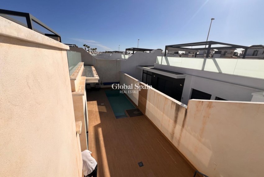 Wiederverkauf - VILLA -
ORIHUELA COSTA - Lomas de Cabo Roig