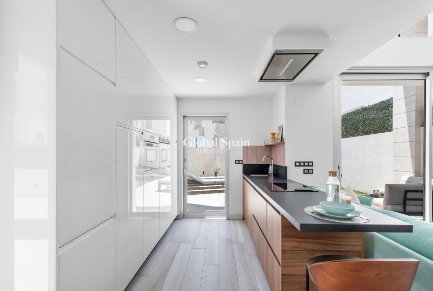 Wiederverkauf - VILLA -
ORIHUELA COSTA - Lomas de Cabo Roig