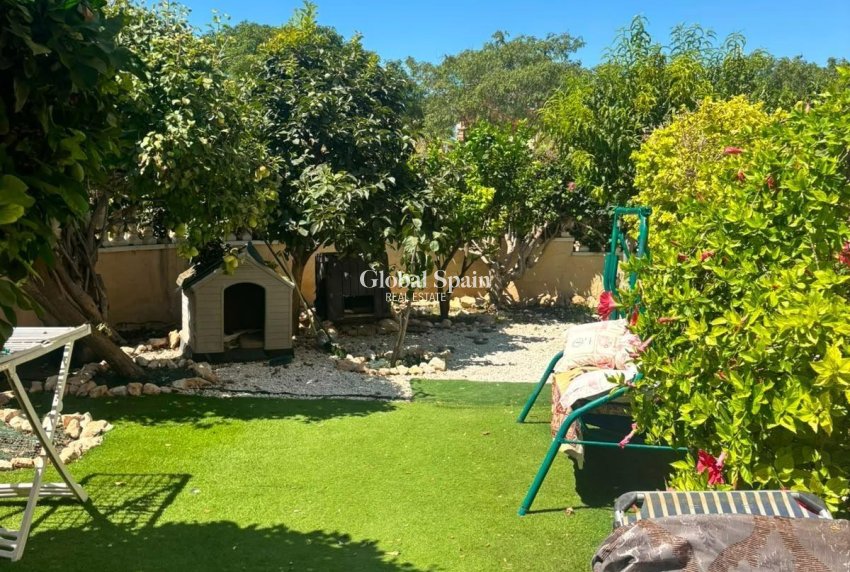 Wiederverkauf - VILLA -
ORIHUELA COSTA - Lomas de Cabo Roig
