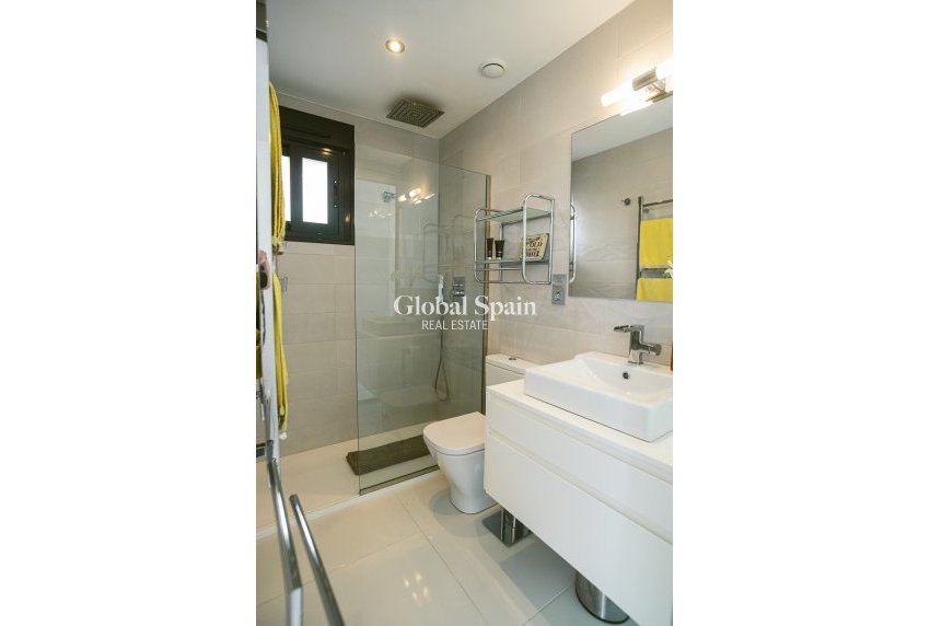 Wiederverkauf - Villa -
ORIHUELA COSTA - Lomas de Cabo Roig