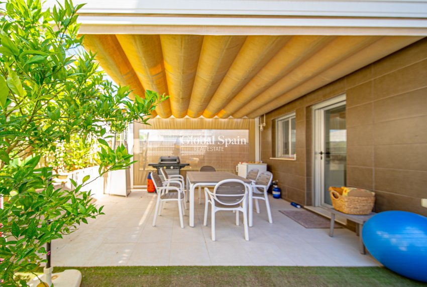 Wiederverkauf - Villa -
ORIHUELA COSTA - Lomas de Cabo Roig