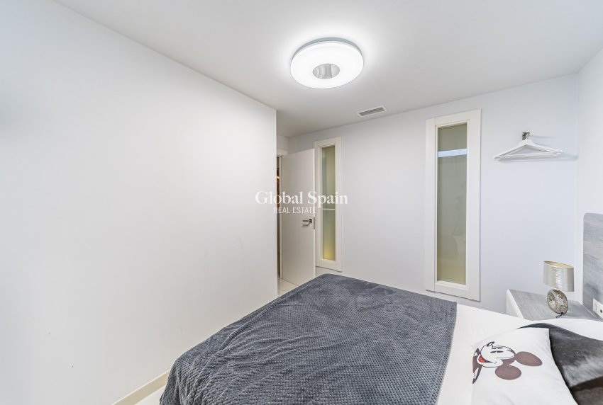 Wiederverkauf - Villa -
ORIHUELA COSTA - Lomas de Cabo Roig