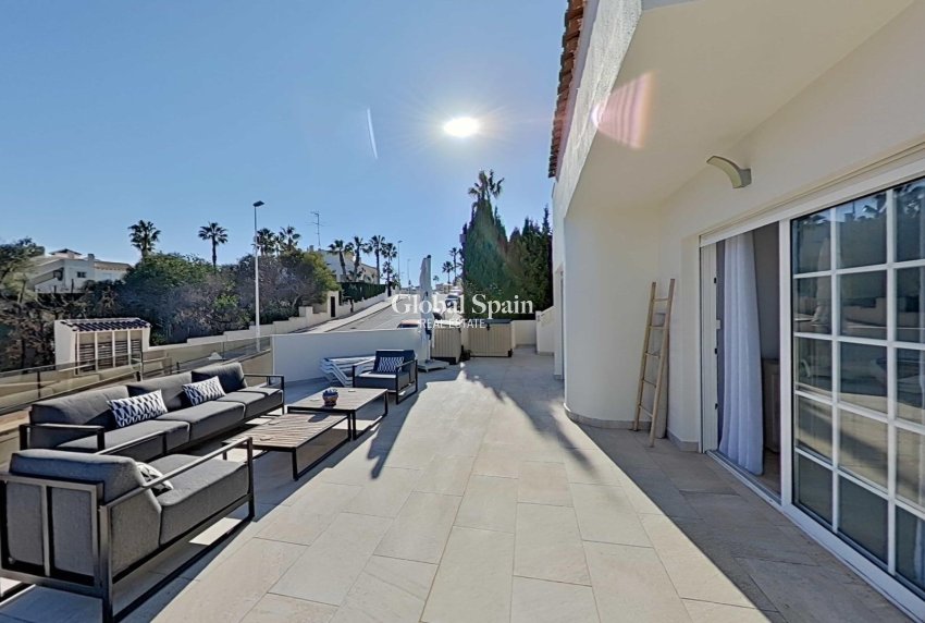 Wiederverkauf - VILLA -
ORIHUELA COSTA - Lomas de Campoamor-Las Ramblas