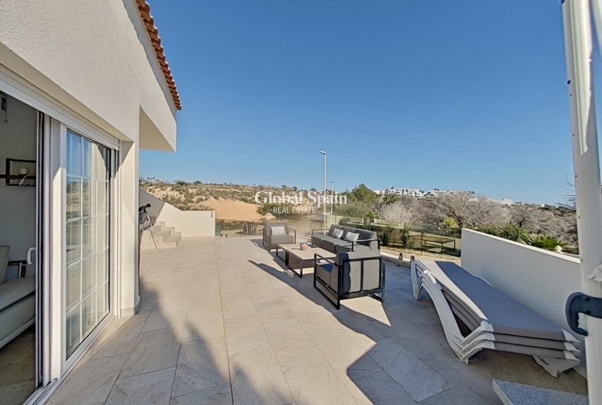 Wiederverkauf - VILLA -
ORIHUELA COSTA - Lomas de Campoamor-Las Ramblas